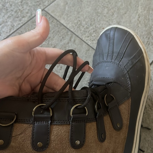 Snow boots 🥾 great condition no rips no odors very light weight size 8 - Picture 7 of 10